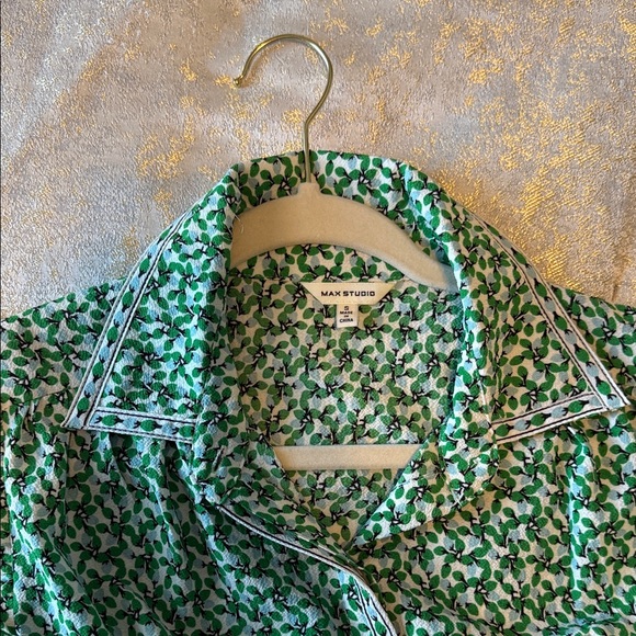 Max Studio Green Floral Wrap Dress - Picture 4 of 5